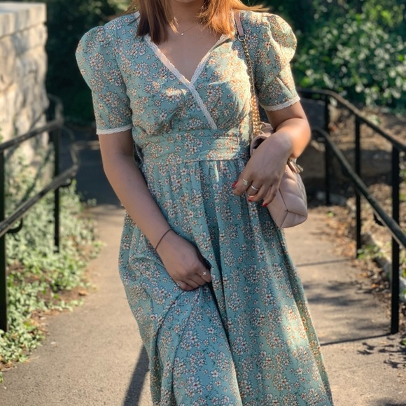 Dresses & Skirts - Floral maxi dress